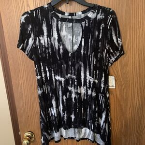 Keyhole tie-dye shirt 